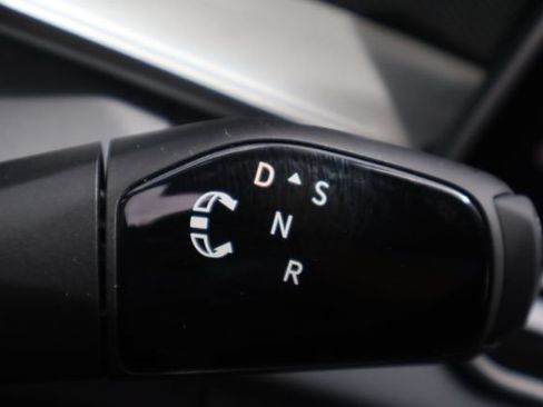 Certified 2025 Volkswagen Tiguan SE FWD image 27