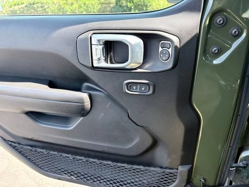 Used 2023 Jeep Wrangler Unlimited Rubicon 4xe AWD/4WD image 12