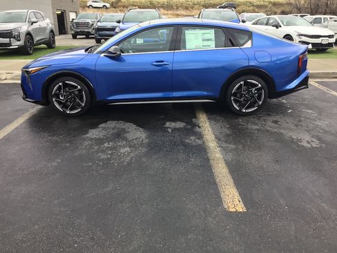 New 2025 Kia K4 GT-Line image 3