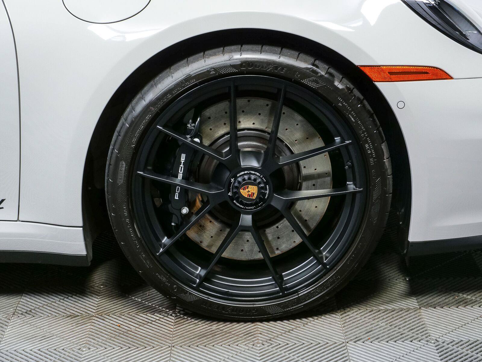 Certified 2026 Porsche 911 Targa 4 GTS AWD/4WD image 35