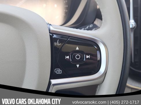 Certified 2024 Volvo XC60 B5 Plus w/ Protection Package Premier AWD/4WD image 23