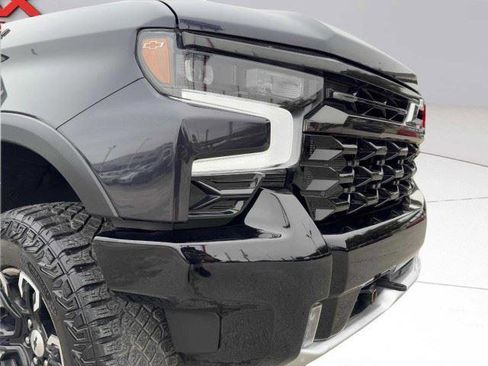 Used 2024 Chevrolet Silverado 1500 ZR2 w/ Technology Package AWD/4WD image 12