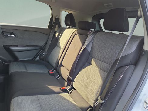 Used 2021 Nissan Rogue SV image 24