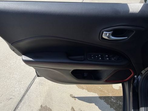 Used 2018 Jeep Compass Trailhawk w/ Popular Equipment Group AWD/4WD image 42