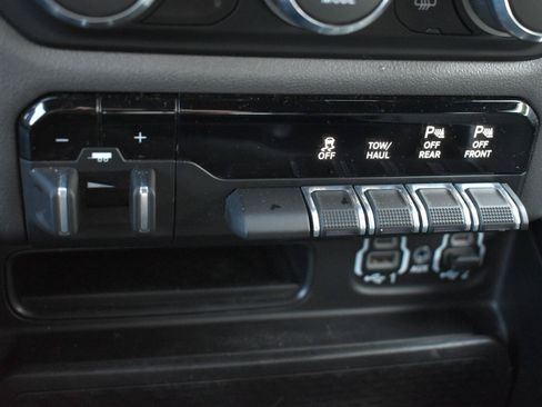 Used 2021 RAM 1500 Big Horn AWD/4WD image 29