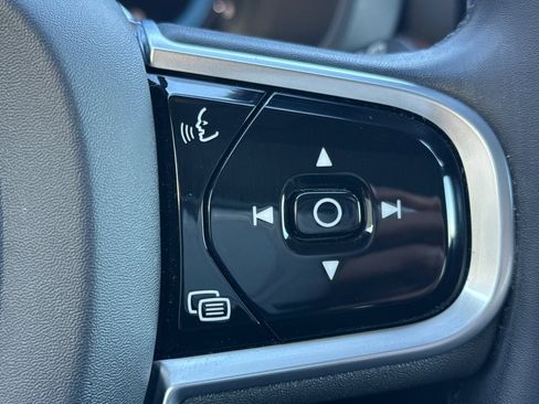 Used 2023 Volvo XC60 B5 Plus w/ Protection Package Premier image 28