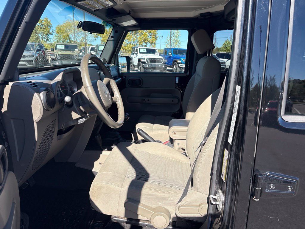 Used 2008 Jeep Wrangler Unlimited Rubicon w/ Dual Top Group AWD/4WD image 40