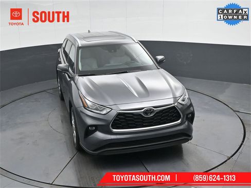 Used 2023 Toyota Highlander Limited image 43