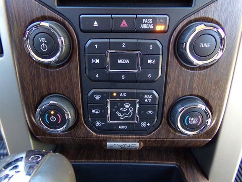 Used 2013 Ford F150 Lariat w/ Luxury Equipment Group image 42