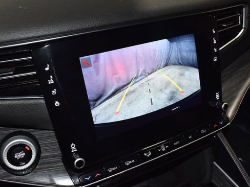 Certified 2024 Jeep Wagoneer L Series II w/ Flexible Seating Group image 14