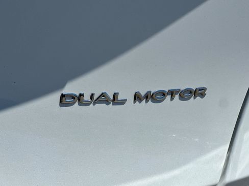 Used 2023 Tesla Model Y Long Range AWD/4WD image 47