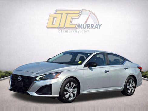 Used 2024 Nissan Altima 2.5 S FWD image 2