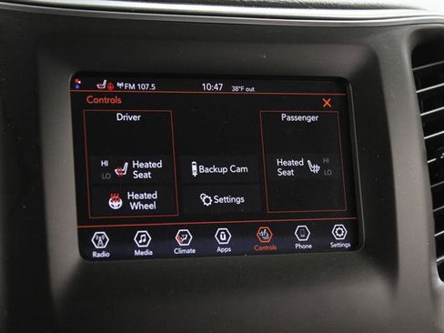 Used 2021 Jeep Cherokee Latitude Lux w/ Mopar Interior Package image 12