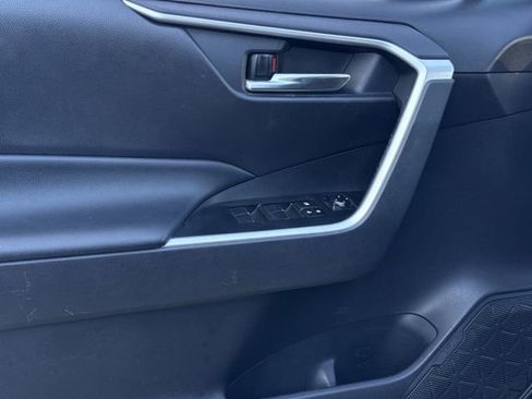Used 2021 Toyota RAV4 XLE Premium image 24