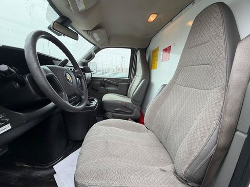Used 2020 Chevrolet Express 3500 RWD image 19