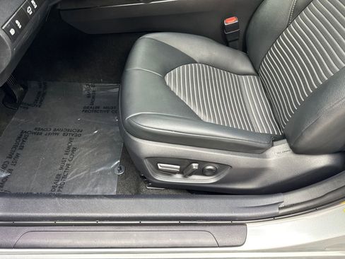 Used 2024 Toyota Camry SE image 25