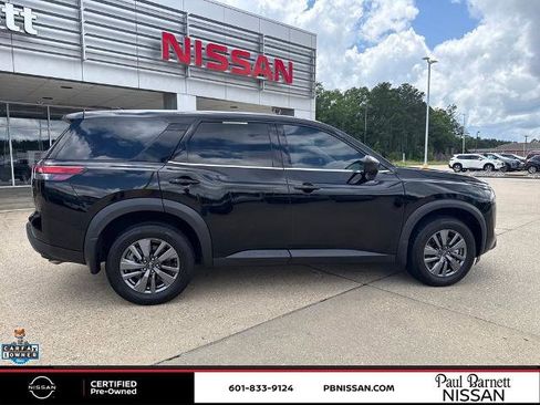 Certified 2024 Nissan Pathfinder S FWD image 8