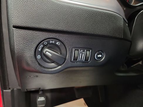 Used 2023 Dodge Charger SXT image 19