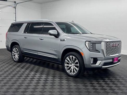 Used 2023 GMC Yukon XL Denali AWD/4WD image 7