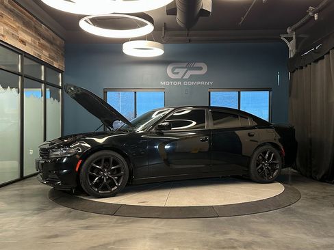 Used 2020 Dodge Charger SXT w/ Blacktop Package image 22