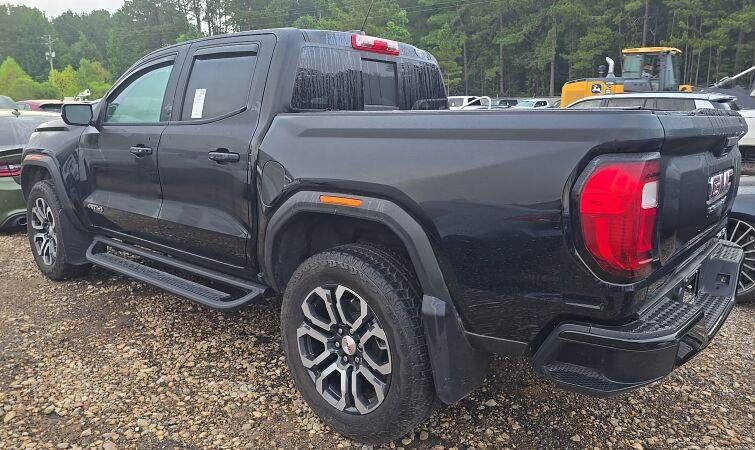Used 2024 GMC Canyon AT4 AWD/4WD image 2