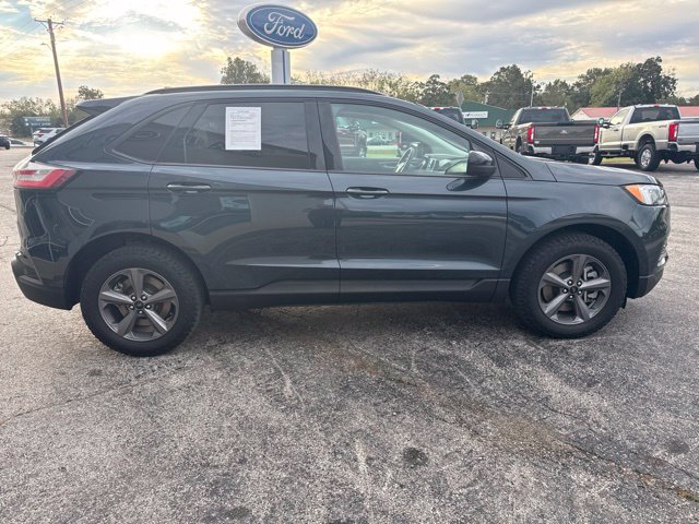 Used 2024 Ford Edge SEL w/ Sport Appearance Package AWD/4WD image 4