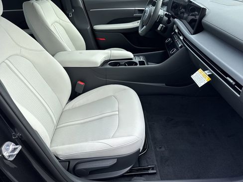 New 2026 Hyundai Sonata SEL FWD image 13
