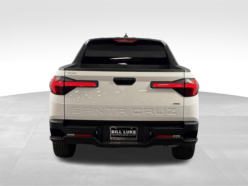 Used 2025 Hyundai Santa Cruz SE AWD/4WD image 8