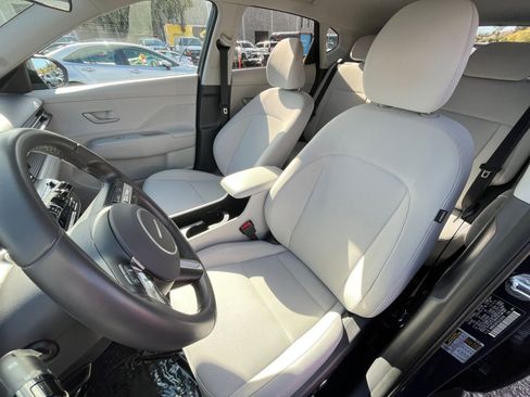 Used 2025 Hyundai Kona SEL image 36