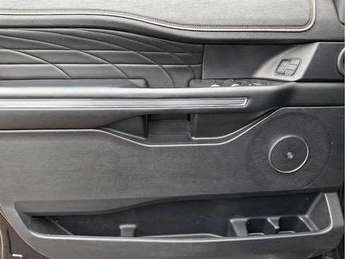 Used 2019 Ford Expedition Max Platinum AWD/4WD image 10