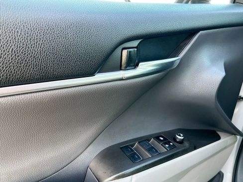 Used 2023 Toyota Camry XSE FWD image 17