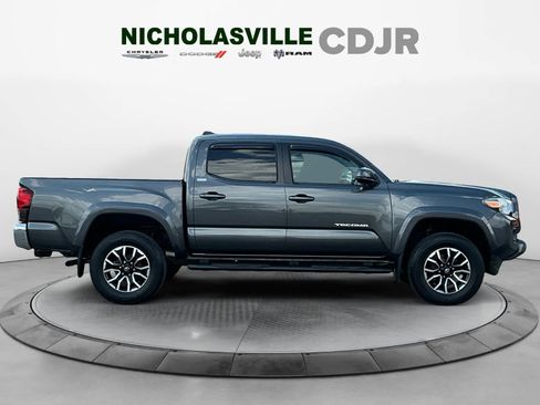 Used 2019 Toyota Tacoma SR5 AWD/4WD image 6