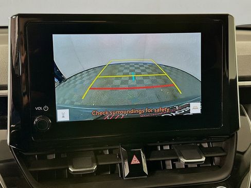 Used 2025 Toyota Corolla Cross XLE image 14