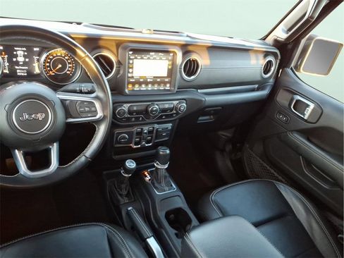 Used 2020 Jeep Gladiator Overland w/ Popular Equipment Package image 16