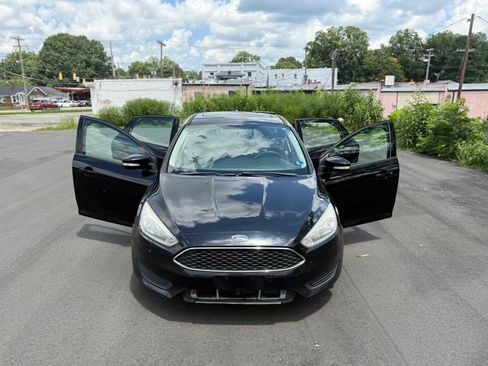 Used 2016 Ford Focus SE FWD image 10