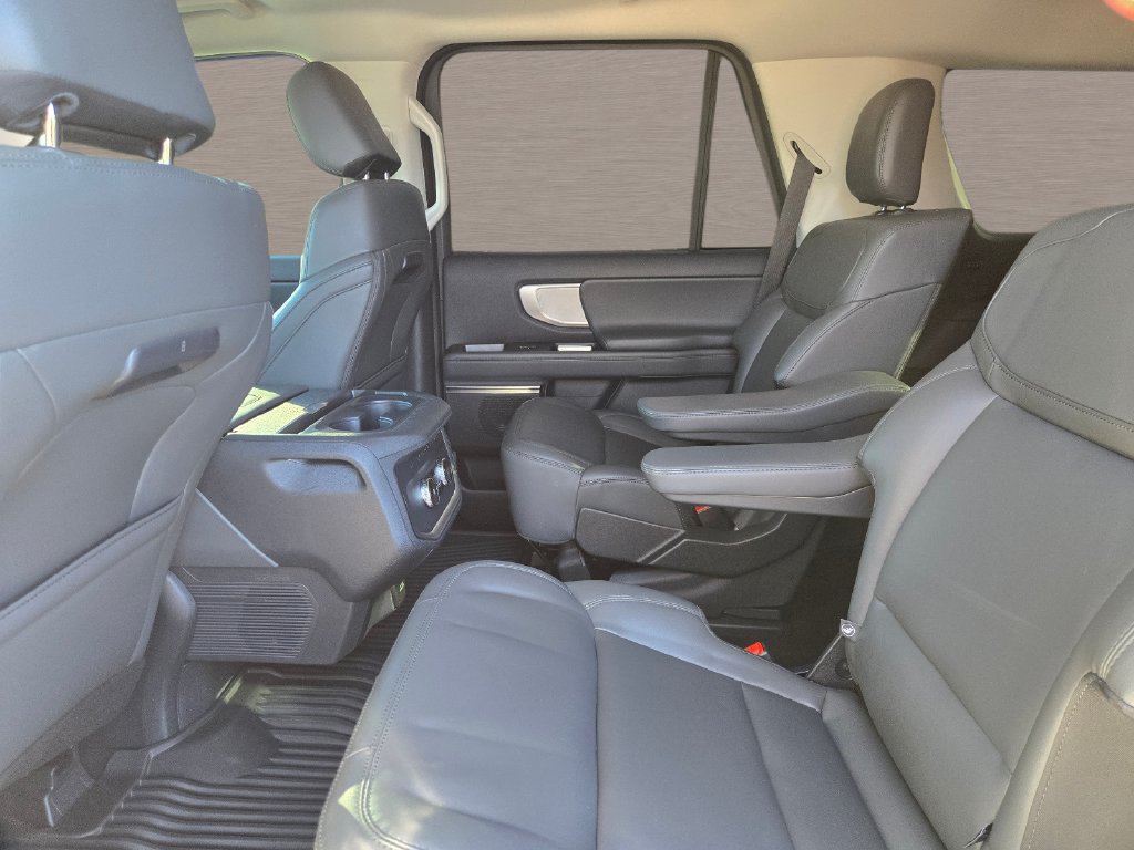 Used 2026 Ford Expedition Active RWD image 15