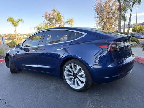 Used 2018 Tesla Model 3 Long Range image 11