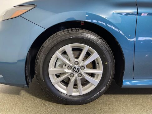 Used 2025 Toyota Camry LE FWD image 11