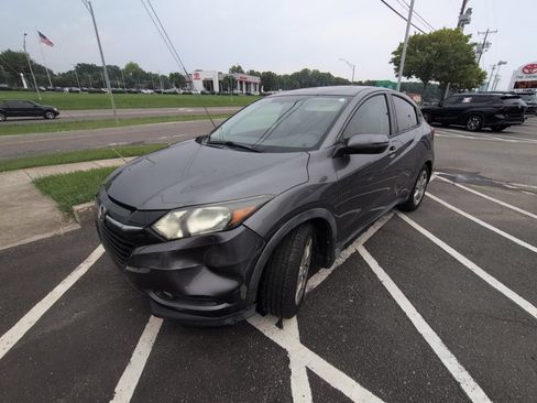 Used 2016 Honda HR-V EX image 2
