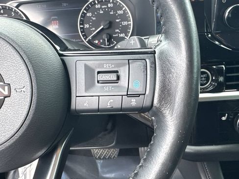 Used 2022 Nissan Pathfinder SL w/ SL Black Package FWD image 28