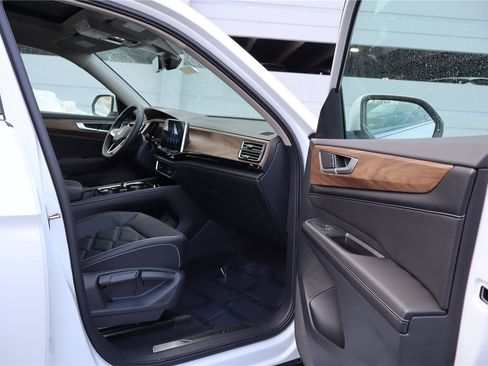 New 2026 Volkswagen Atlas SE image 26