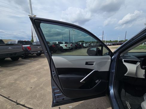 Used 2026 Toyota Corolla Cross L FWD image 14