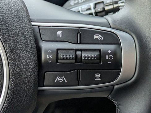 Used 2025 Kia Sportage SX image 27