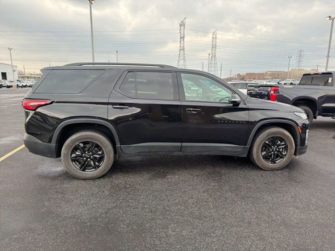 Used 2023 Chevrolet Traverse LT w/ Midnight/Sport Edition image 4