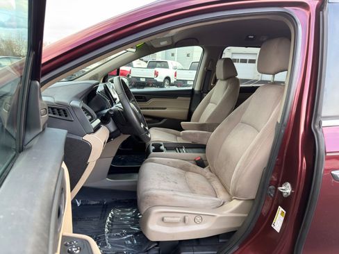 Used 2018 Honda Odyssey EX image 10