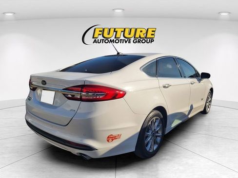 Used 2017 Ford Fusion Energi SE FWD image 3