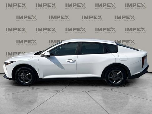 Used 2025 Kia K4 LXS image 2