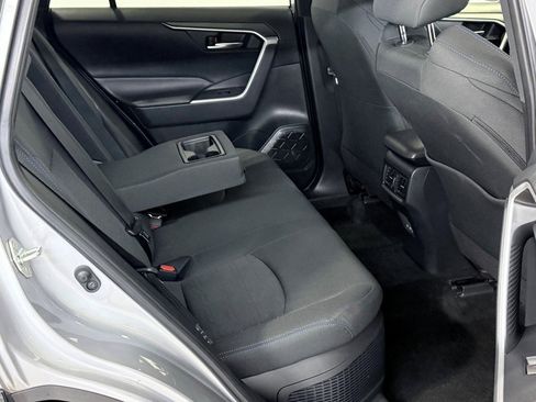 Used 2024 Toyota RAV4 SE image 15