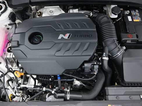 Used 2025 Hyundai Elantra N image 40