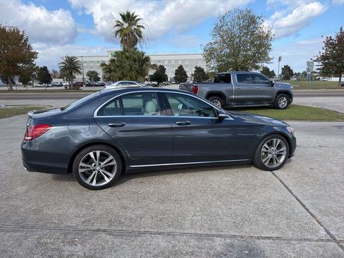 Used 2015 Mercedes-Benz C 300 Sedan image 4